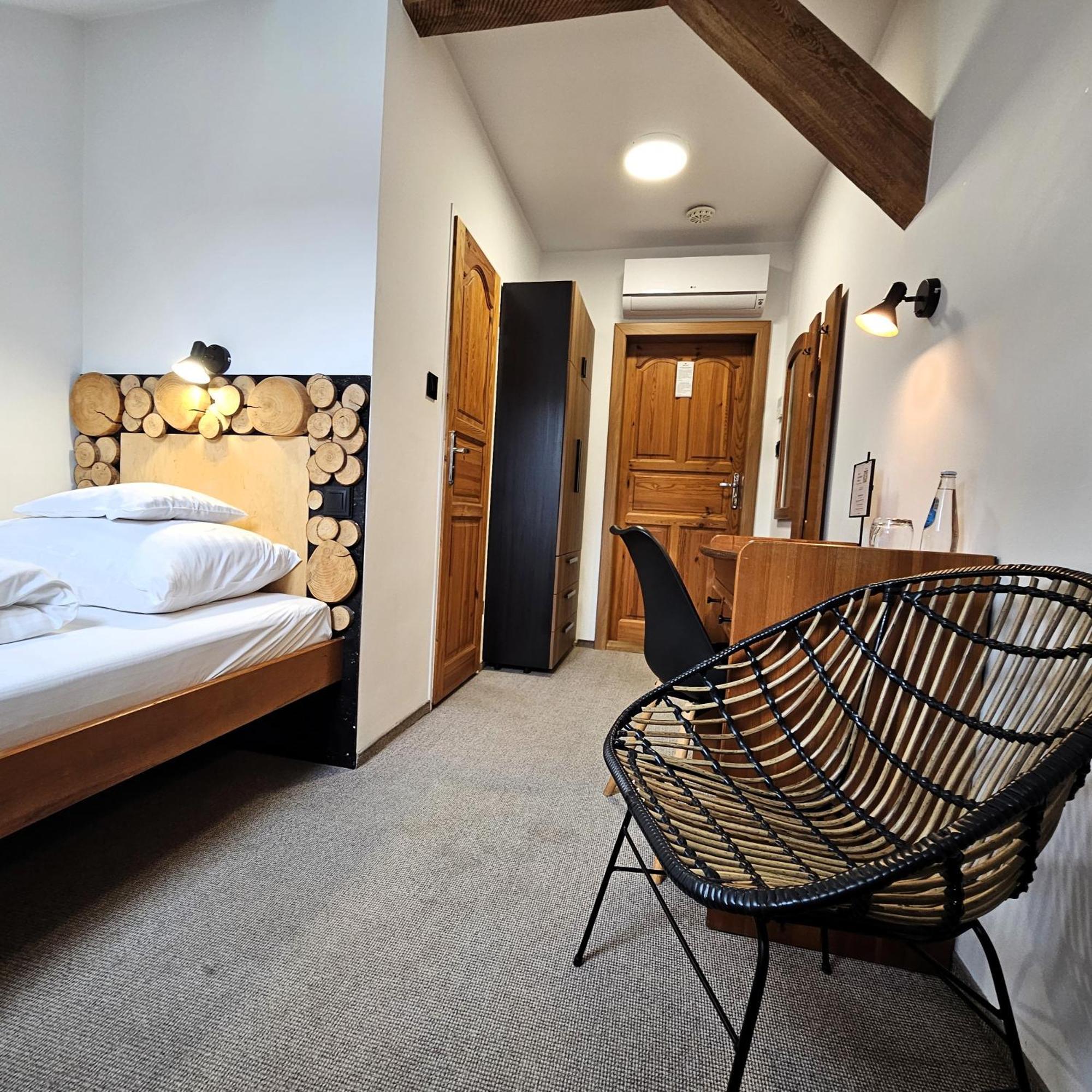 Hotel Protea Boleslawiec Болеславець Екстер'єр фото